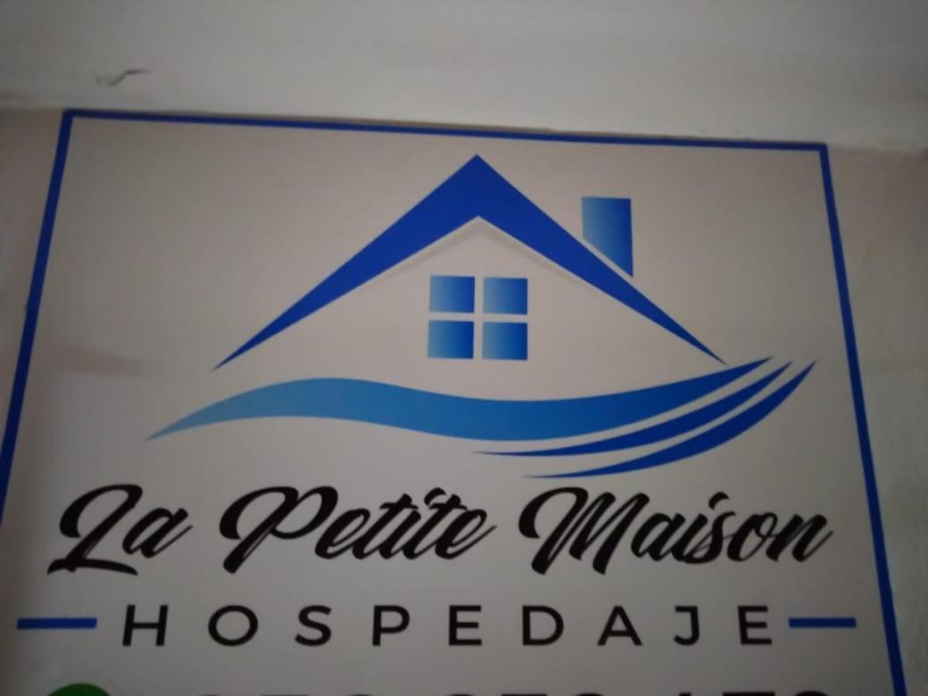 La Petite Maison Наска Екстериор снимка
